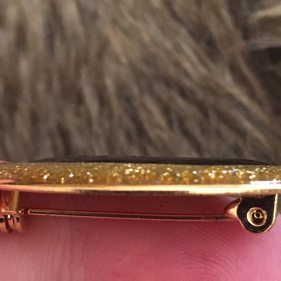 Vintage new old stock enamel 18kt plated brooch - Picture 7 of 7